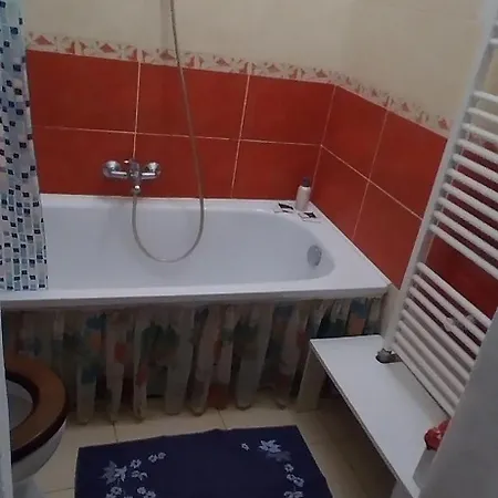 Excellent Location 아파트